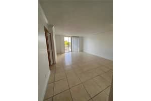 2020 Ne 135th St 309, North Miami
