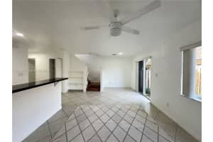 324 Ne 3rd St D, Hallandale Beach