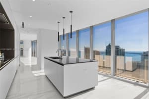 300 Biscayne Blvd Way 3801, Miami