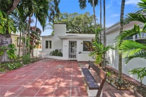 2420 Sw 16th St, Miami