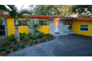 936 Ne 128th St, North Miami