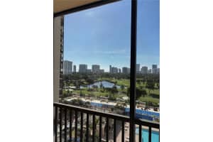 20301 W Country Club Dr 1025, Aventura
