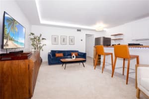 525 Meridian Ave 203, Miami Beach