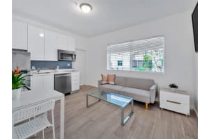 820 15th St 202, Miami Beach