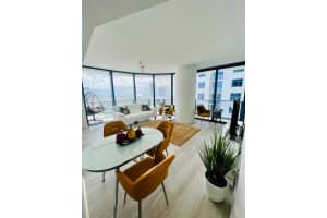 55 Sw 9th St 3308, Miami