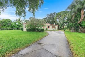 4561 Nw 79th Ave, Lauderhill