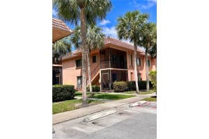 215 Lakeview Dr 101, Weston