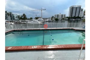 7920 East Dr 14, North Bay Village