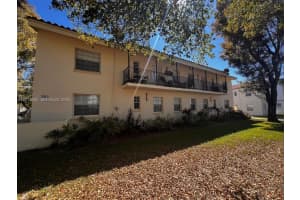 504 Santander Ave 2, Coral Gables