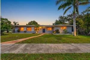 1401 Ne 200th Ter, Miami