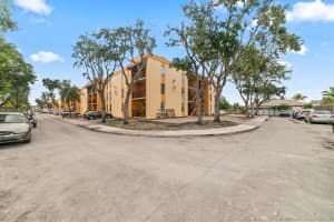 525 W 69th St 306, Hialeah