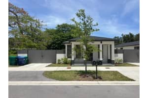 10091 Kumquat St, Miami