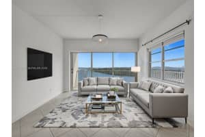 300 Bayview Dr 906, Sunny Isles Beach 300 Bayview Dr 906, Sunny Isles Beach