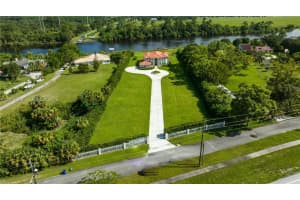 6152 Sw Banks St, Palm City