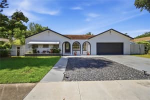 8972 Sw 8th St, Boca Raton