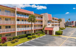 1020 Country Club Dr 405, Margate