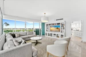 2127 Brickell Ave 2005, Miami