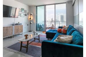 90 Sw 3rd St 1611, Miami 90 Sw 3rd St 1611, Miami