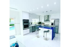 13831 Sw 28th St, Miami