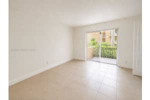 17911 Nw 68th Ave M201, Hialeah