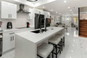 2200 Monroe St 12, Hollywood