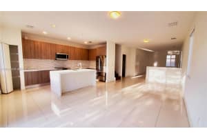 7210 Nw 103rd Path, Doral