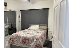 1131 Sw 86th Ave 1131, Pembroke Pines