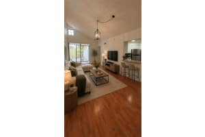 216 Lake Pointe Dr 223, Oakland Park