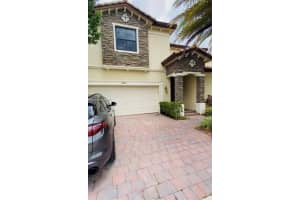 9845 Nw 86th Ter, Doral 9845 Nw 86th Ter, Doral