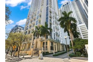1060 Brickell Ave 207, Miami
