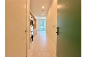 77 Se 5 St 1213, Miami 77 Se 5 St 1213, Miami