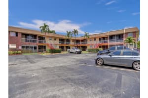2040 Nw 81st Ave 117, Pembroke Pines