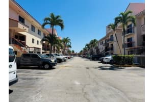 5650 W 26th Ct 206, Hialeah