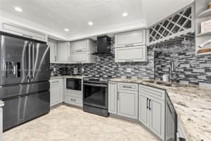 2425 Presidential Way Ph1, West Palm Beach