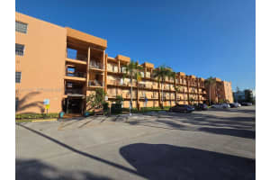 3050 E Sunrise Lakes Dr 402, Sunrise