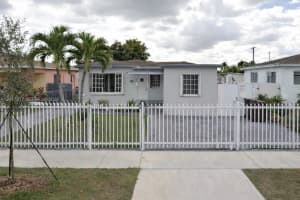 538 E 13th St, Hialeah