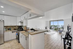 7850 Byron Ave 702, Miami Beach