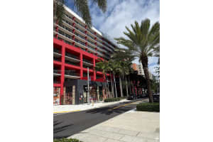 90 Ne 32 823, Miami