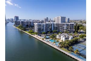 800 Parkview Dr 906, Hallandale Beach