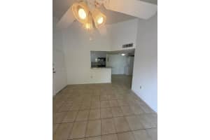 7160 Nw 179th St 310, Hialeah