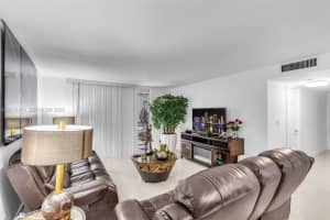 8511 Nw 8th St 309, Miami