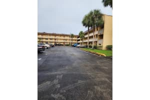 5750 Nw 64th Ave 303, Tamarac
