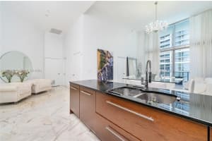 475 Brickell Ave 2209, Miami