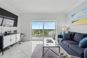 3850 Washington St 1115, Hollywood