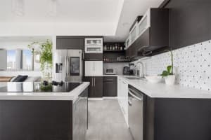 690 Sw 1st Ct Phi10, Miami