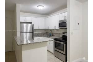 7115 Nw 179th St 106, Hialeah