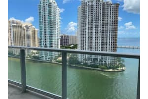 300 S Biscayne Blvd T-1606, Miami