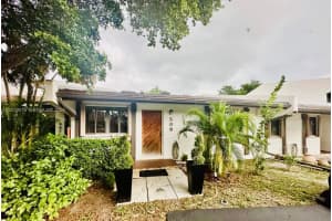 509 Ne 199th Ln 3a, Miami