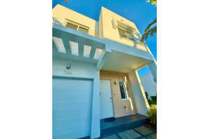 7243 Nw 103rd Path, Doral