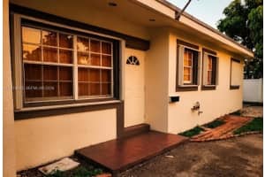 571 Ne 172nd St, North Miami Beach